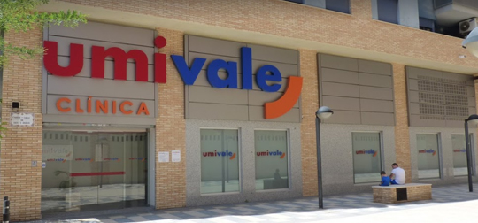 Fachada de la clínica de Umivale Activa en Castellón