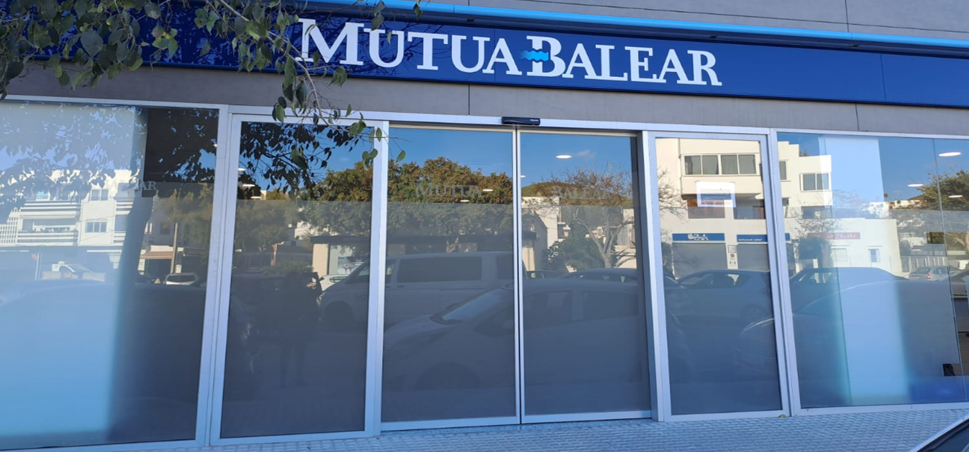 Fachada del centro Umivale Activa Ibiza