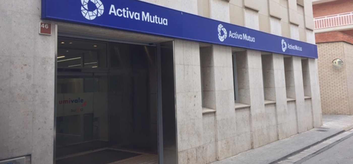 Fachada de la clínica de Umivale Activa en Igualada